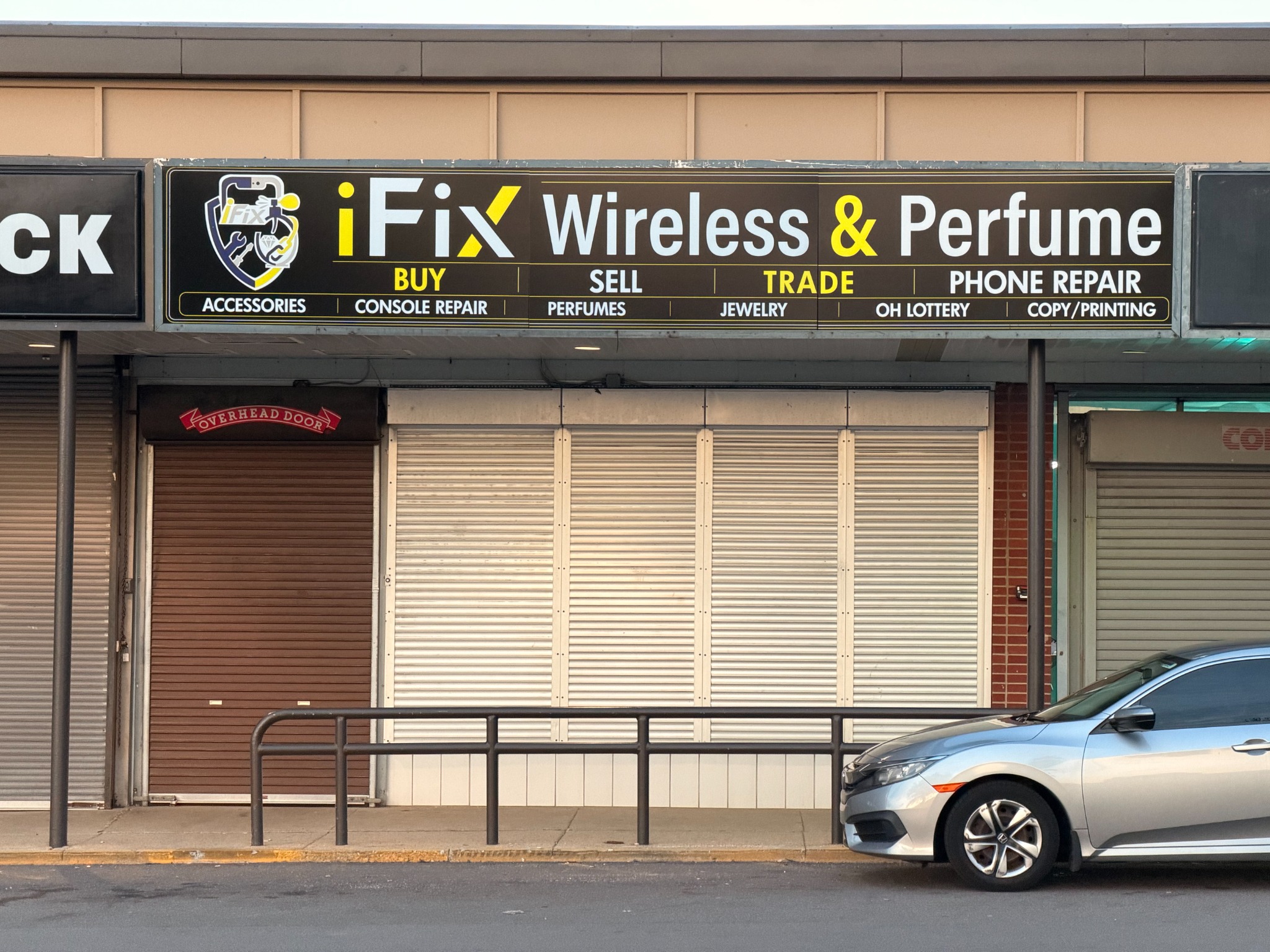 iFix Wireless & Perfume storefront